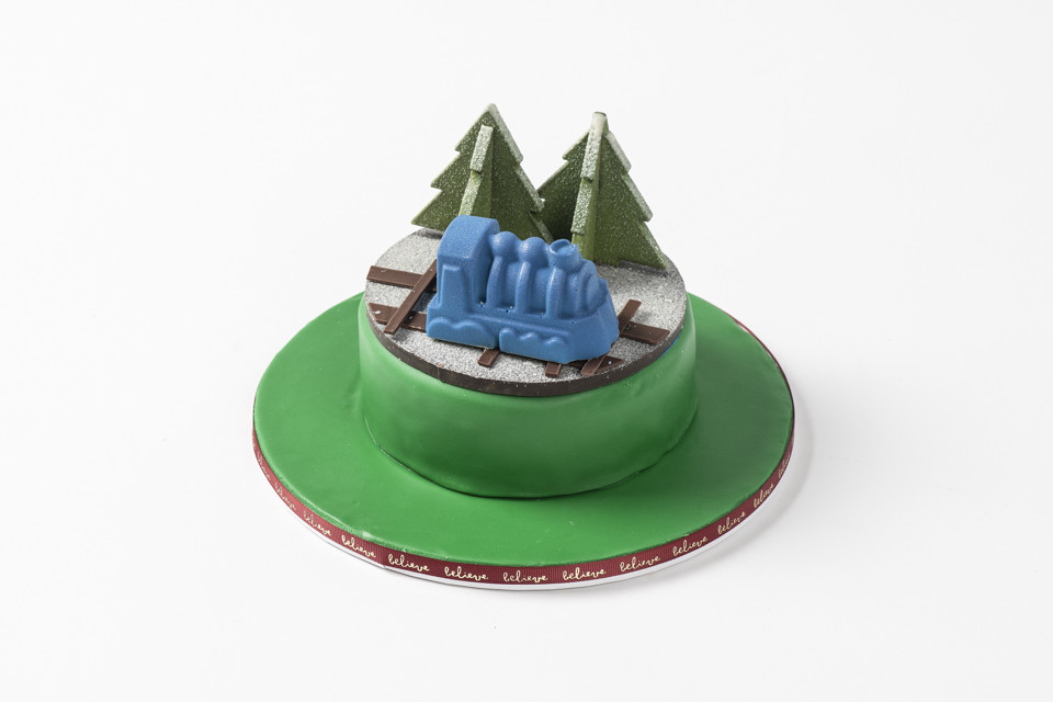 Christmas Cake Frosted Rails